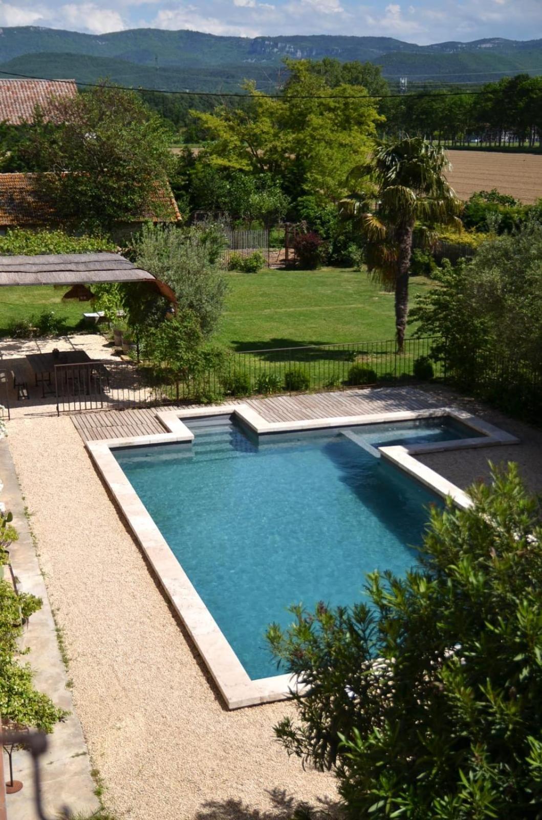 Ferme St Pierre 2 Suites Avec Repas, Piscine, Clim, Cheminee Ou Baignoire Spa Chabeuil Exterior foto