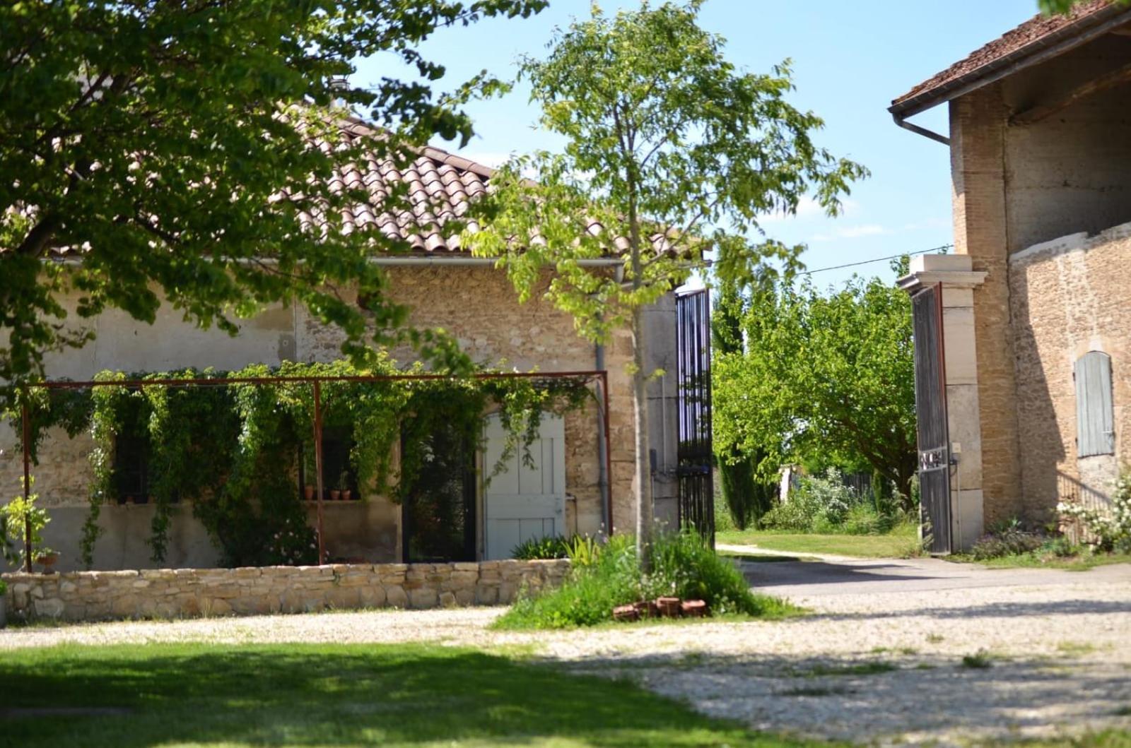 Ferme St Pierre 2 Suites Avec Repas, Piscine, Clim, Cheminee Ou Baignoire Spa Chabeuil Exterior foto